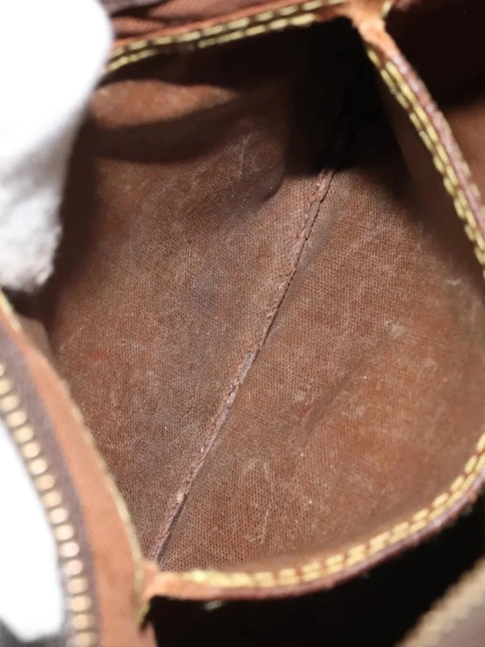 LOUIS VUITTON Monogram Speedy 25 Hand Bag - Picture 13 of 16